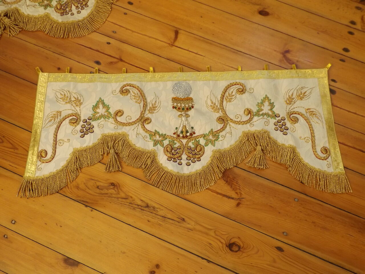 BALDACHIM PROCESYJNY - bardzo bogato zdobiony 3