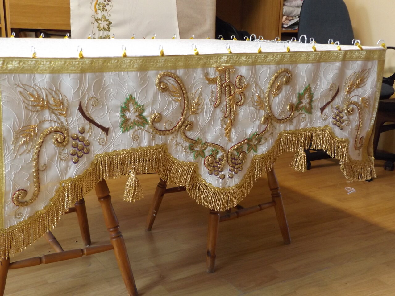 BALDACHIM PROCESYJNY - bardzo bogato zdobiony 5